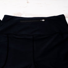 Leggings with zip pocket